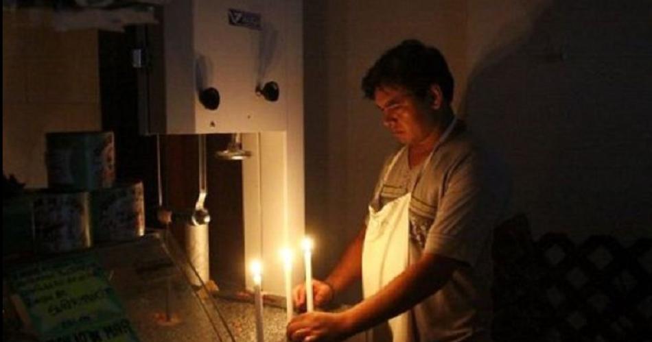 Maacutes de 50 mil hogares sin luz en Amba por reacutecord de demanda de energiacutea eleacutectrica