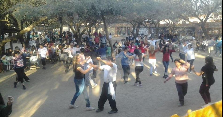 Los artistas locales se expresan en el Patio del Indio Froilaacuten