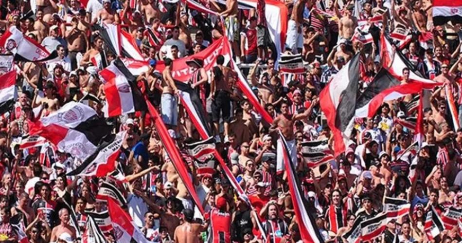 Asesinan de una puntildealada a un hincha en pleno partido