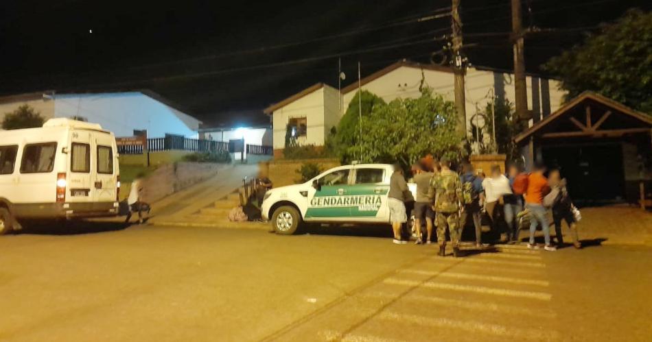 Rescatan a argentinos explotados en plantacioacuten de manzanas en Brasil