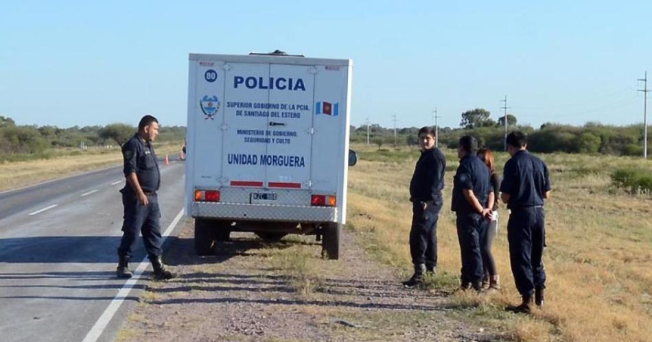 Automovilista murioacute en el acto al chocar contra un camioacuten