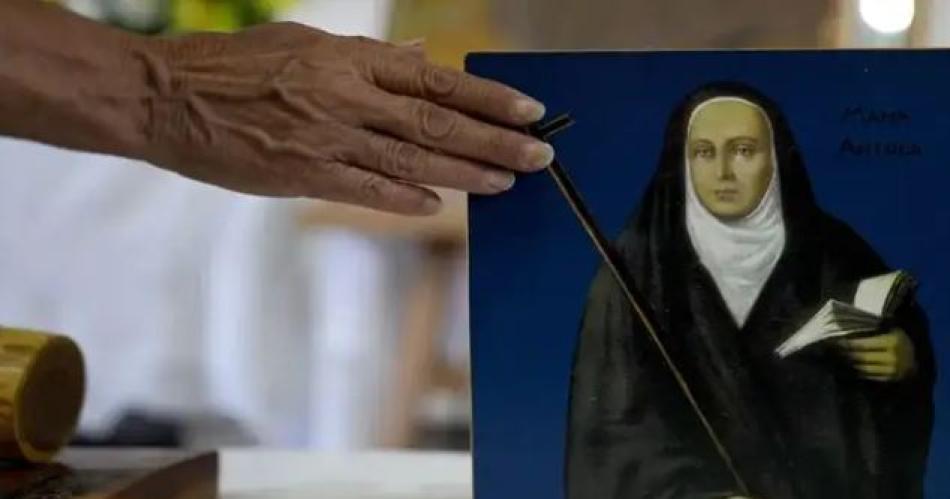 VIDEO Las emotivas palabras de Francisco cuando canonizoacute a  Mama Antula