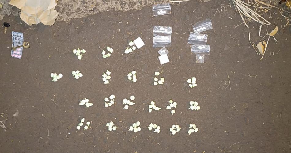 Secuestran maacutes de 120 envoltorios de cocaiacutena en operativo chaski-boom