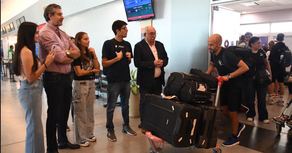 Los seleccionados de hockey masculino y femenino de Alemania ya estaacuten en Santiago