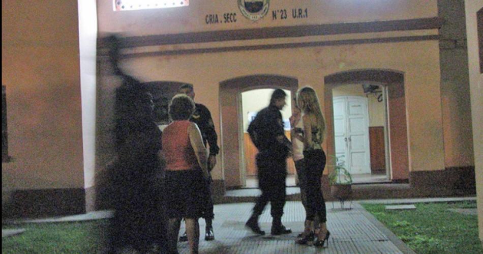 AVERIGUACIONES Tras el robo la víctima pidió ayuda a los uniformados locales