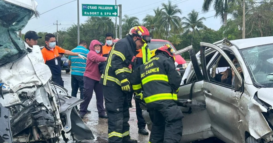 Cinco argentinos murieron en un terrible accidente en Meacutexico