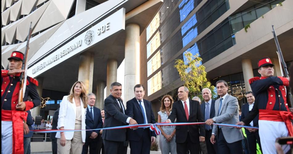 Zamora inauguroacute el moderno complejo Manuel Belgrano