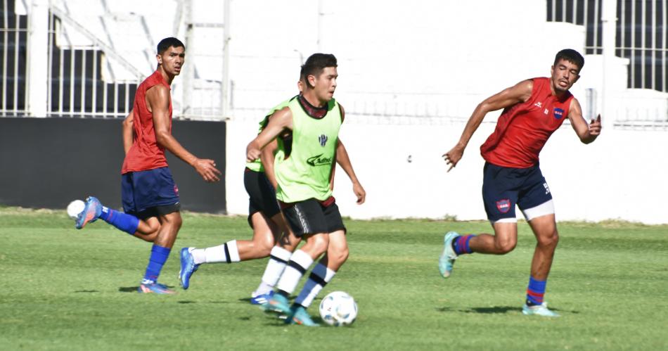 Central Coacuterdoba ganoacute un amistoso ante Guumlemes en el Alfredo Terrera