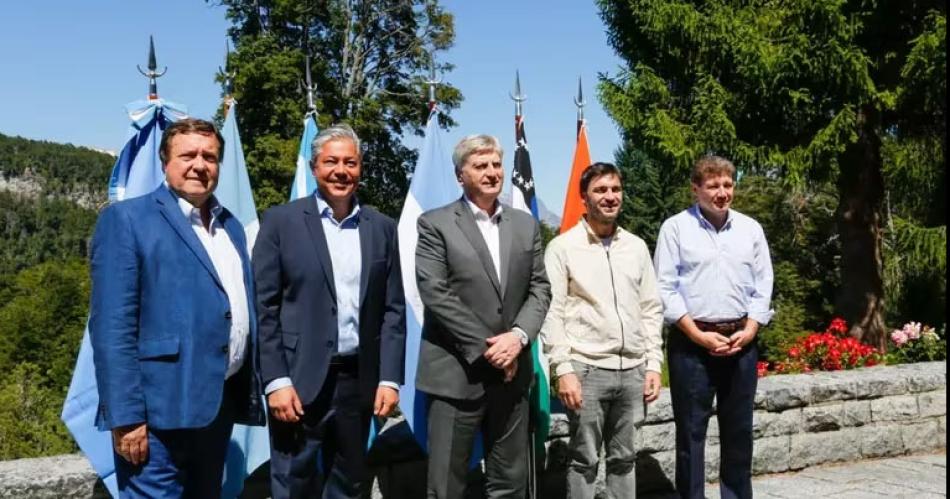 Gobernadores patagoacutenicos analizan suspender la produccioacuten de petroacuteleo desde el mieacutercoles