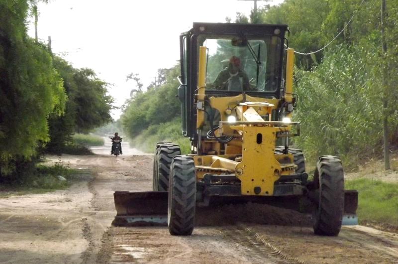 En Fernaacutendez se avanza con el plan de mejora de caminos en los parajes