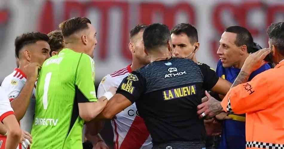 VIDEO El picante cruce entre Armani y Lema despueacutes del partido