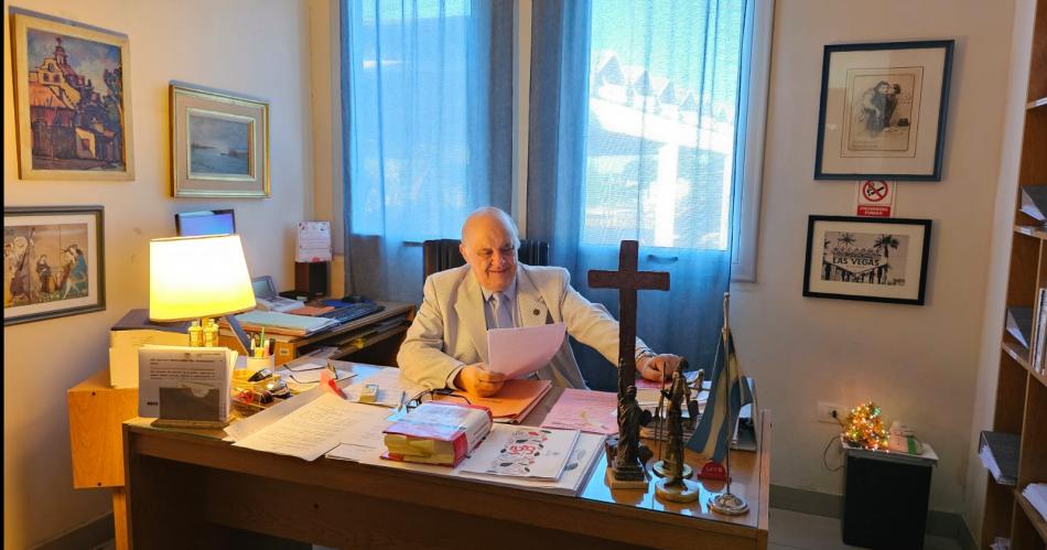 Con complicidad de una vecina sujeto cobroacute 5 meses de sueldo de su madre muerta- ambos presos