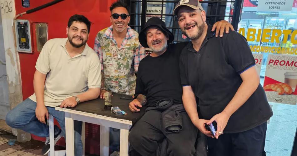 Un santiaguentildeo iba cerrar su negocio pidioacute una sentildeal al universo y una visita lo cambioacute todo