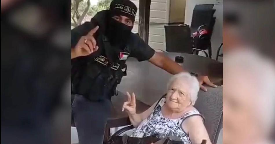 Una abuela de 90 antildeos se salvoacute de ser secuestrada en Hamaacutes gracias a Messi