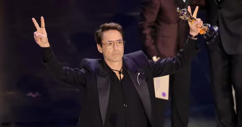 El Oscar a Mejor Peliacutecula y 7 estatuillas fueron par Oppenheimer pero Messi se llevoacute todas las mirada