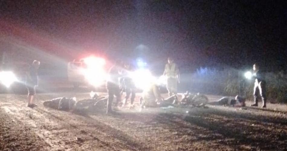 Un choque frontal de motos dejoacute como saldo tres muertos en el acto en la ruta provincial Nordm 13