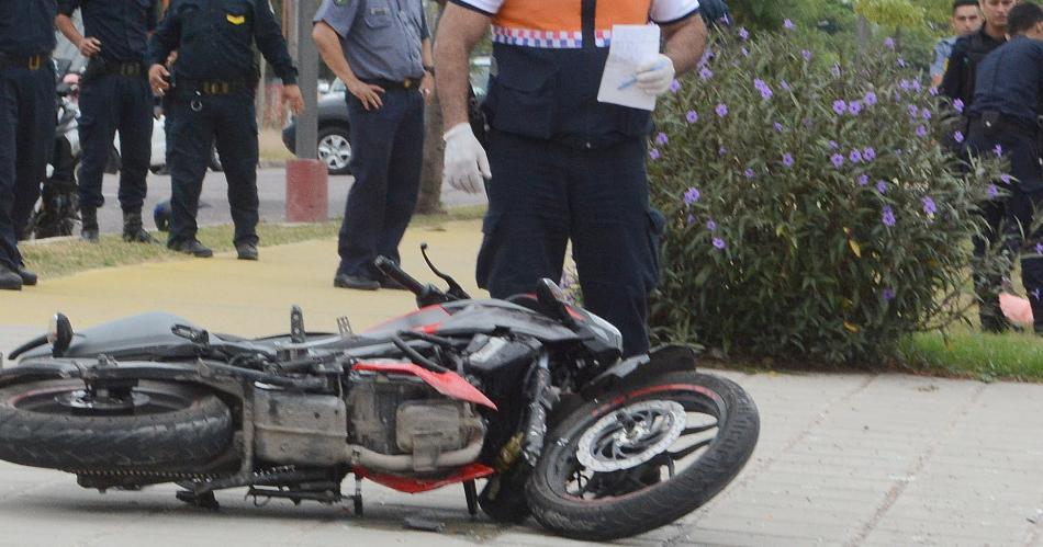Madrugada fatal en la Avenida Aguirre- una joven murioacute tras chocar con su moto