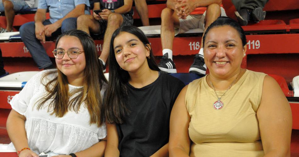 NOCHES DE BAacuteSQUET EN SANTIAGO DEL ESTERO