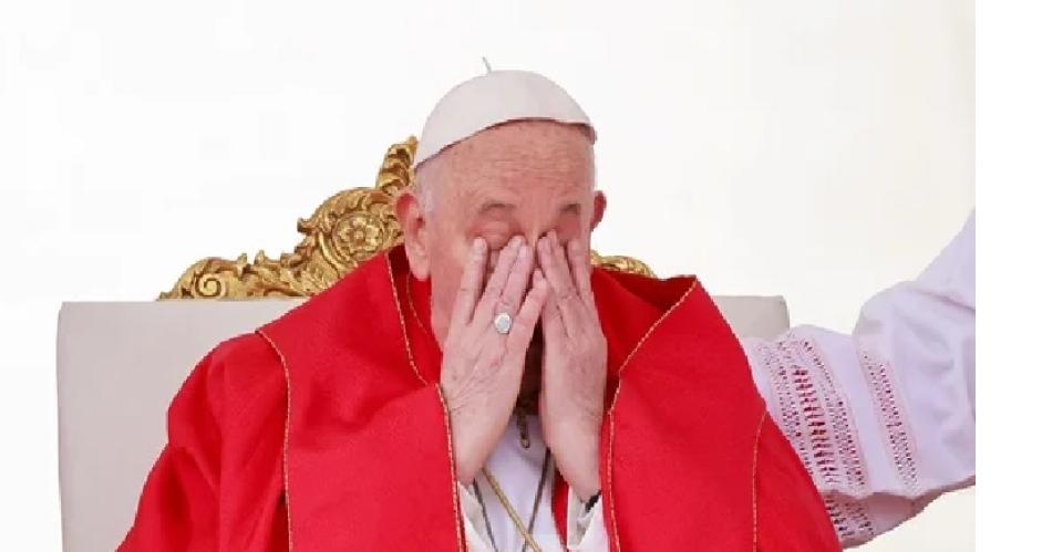 El papa Francisco se salteoacute la homiliacutea del Domingo de Ramos