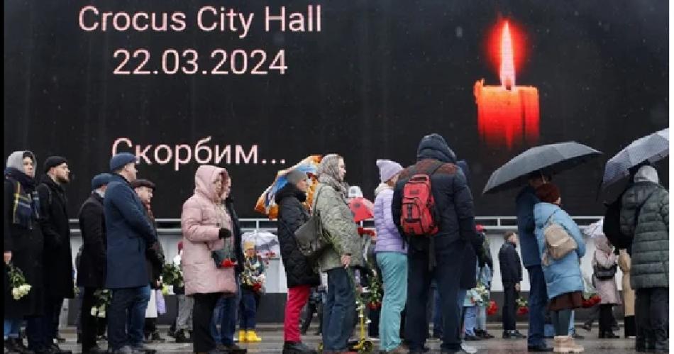 Rusia llora a las 133 viacutectimas de la matanza en una sala de conciertos