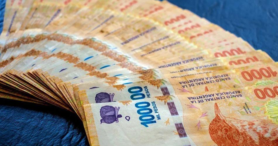 La Municipalidad de La Banda abonaraacute los sueldos mantildeana desde el mediodiacutea