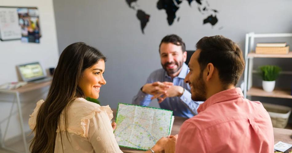 Viajes y Turismo Empleados tendraacuten un aumento salarial del 176-en-porciento-- a cuaacutento se va el baacutesico