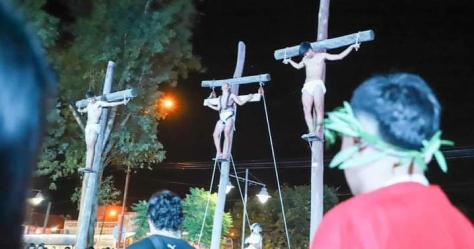 Una gran convocatoria tuvo el Viacutea Crucis viviente en Las Termas