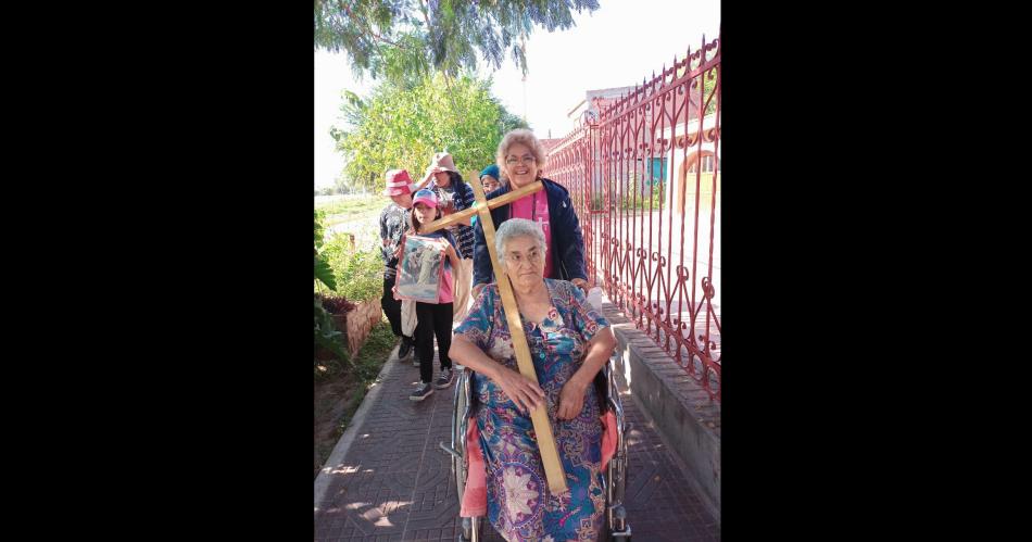 Coacutemo se viviacutea la Pascua antes- el relato de una nintildea bandentildea que se convirtioacute en abuela
