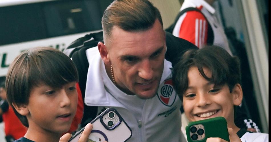 River viajoacute sin los juveniles Ruberto y Mastantuono