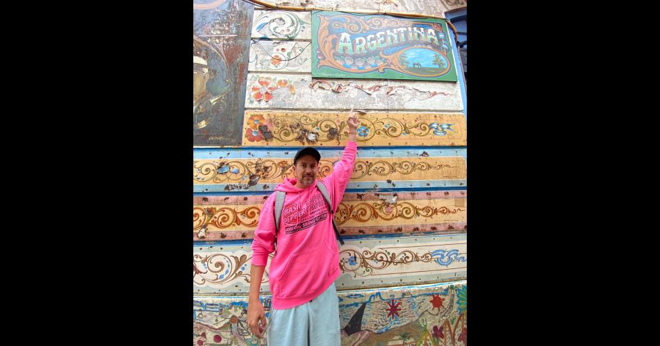 Jonathan Islas actor mexicano que muta de piel para dar vida a los maacutes diversos personajes