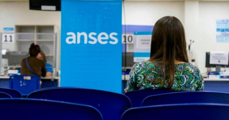 ANSES confirmoacute un nuevo bono para AUH y AUE en abril- De  cuaacutento seraacute 