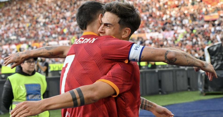 Roma se quedoacute con el claacutesico frente a Lazio y se acerca a la Champions League