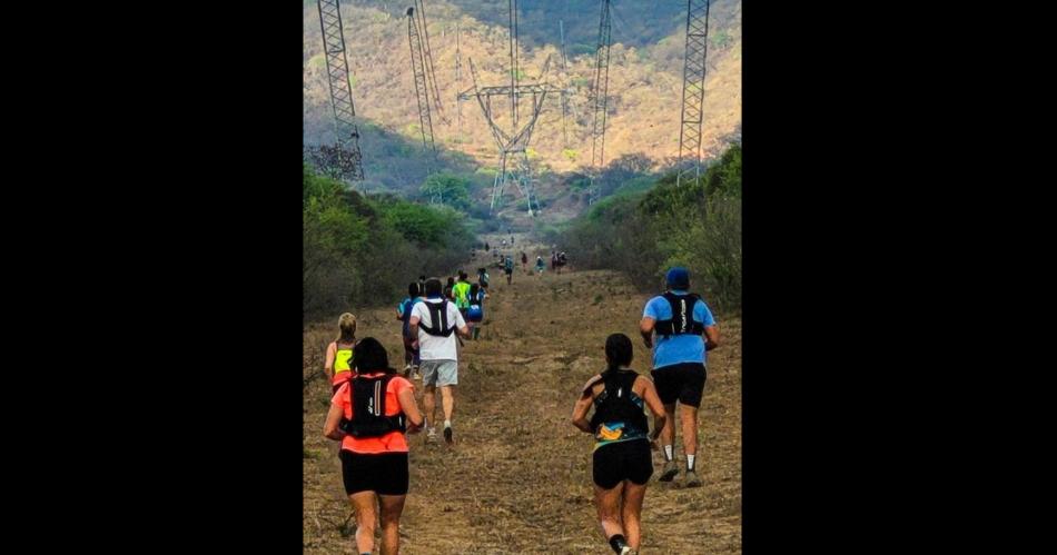 Ejercitacioacuten naturaleza y buena compantildeiacutea la combinacioacuten perfecta para vivir maacutes saludable