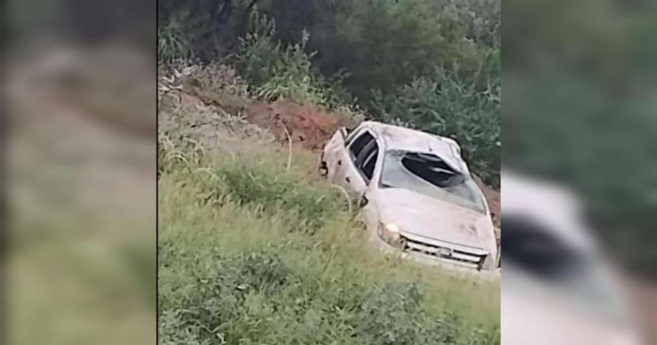 Vuelco y susto para un funcionario de Educacioacuten