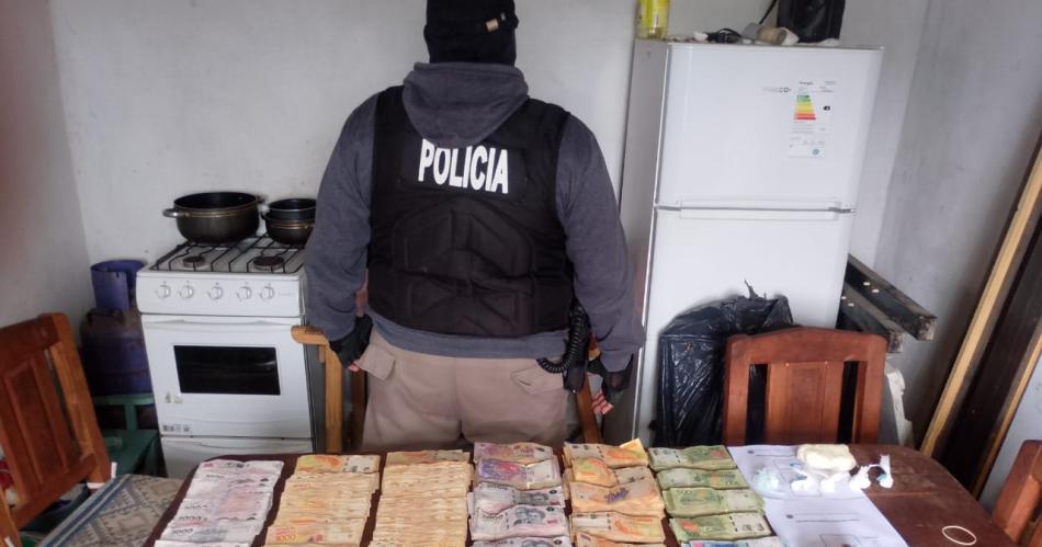 Narcomenudeo- Secuestran maacutes de tres millones y medio de pesos dosis de marihuana y cocaiacutena 