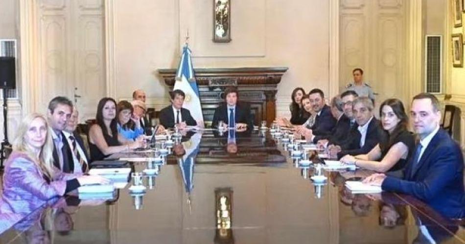 Javier Milei reuniraacute a su comiteacute de crisis tras el ataque de Iraacuten a Israel