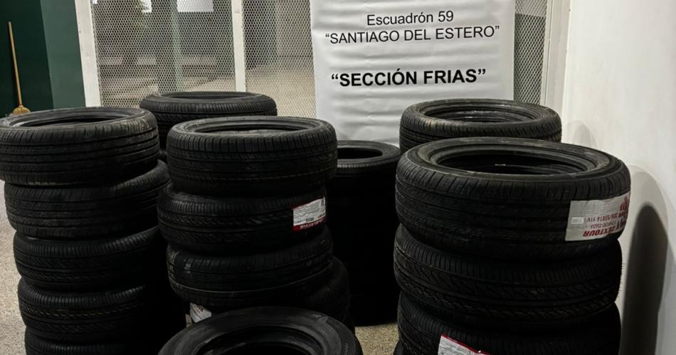 Hallaron 59 neumaacuteticos valuados en millones en un operativo en la R-157