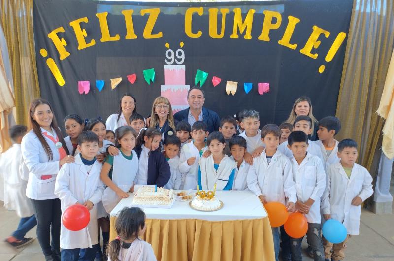 La Escuela Nordm 411 de Sentildeora Pujio festejoacute su 99ordm aniversario