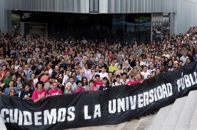 La oposicioacuten convoca a una megamarcha en defensa de la universidad puacuteblica
