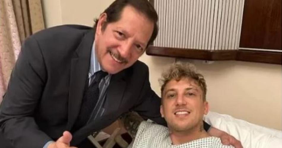 El Polaco publicoacute una foto en la que se lo puede ver internado- fue operado