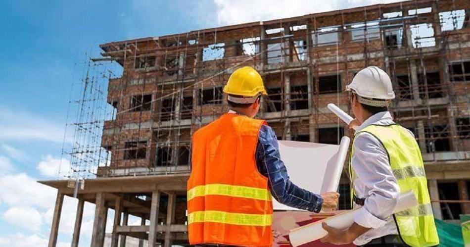 Arquitectos indican que el ajuste y la inflacioacuten frenaron la obra privada local