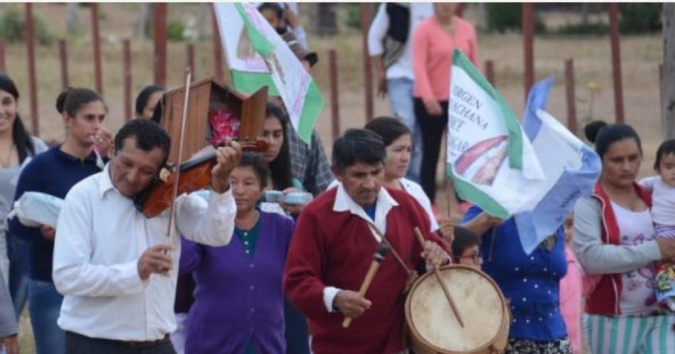 Buscan sostener la tradicioacuten ancestral de los musiqueros de un pequentildeo paraje del interior