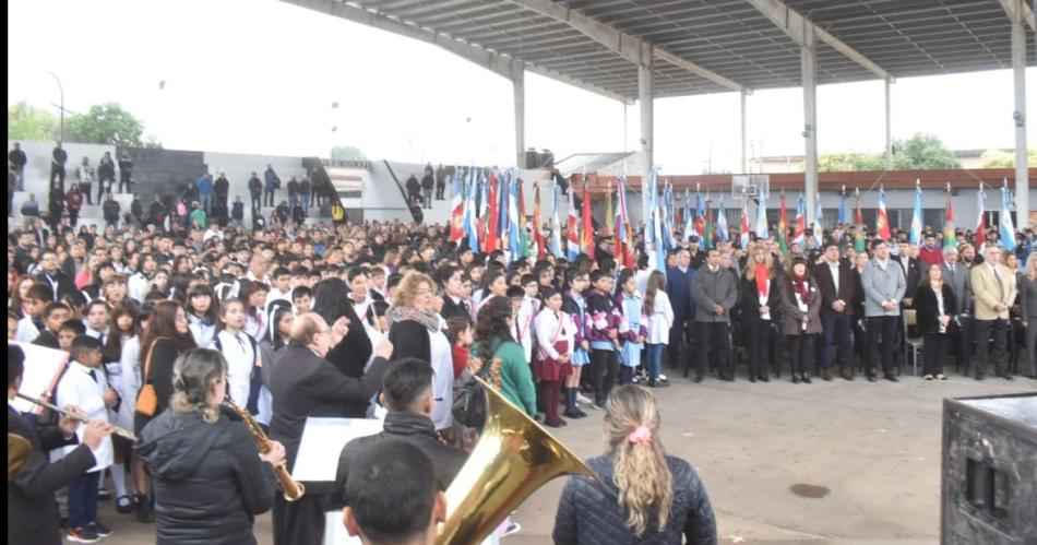 Friacuteas se adhirioacute al festejo por los 204 antildeos de la declaracioacuten de Autonomiacutea