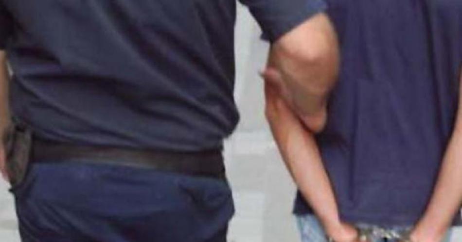 Un menor de 12 antildeos fue aprehendido por apuntildealar a otro de 15