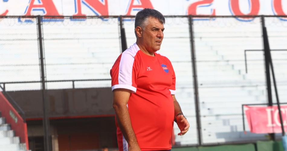 Tras la derrota de hoy Walter Marchesi ya no seraacute DT de Guumlemes