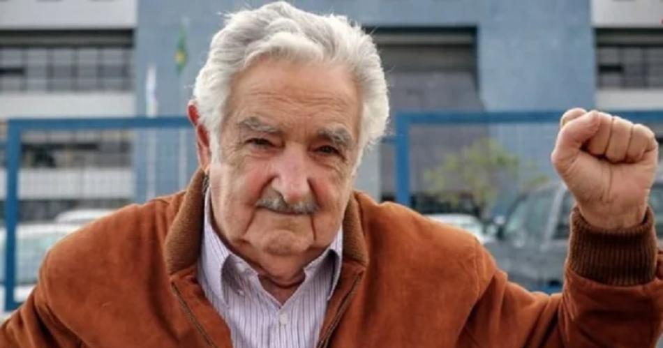 Pepe Mujica reveloacute que tiene un tumor en el esoacutefago