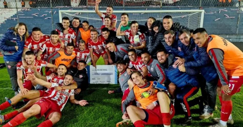 Talleres de Remedios de Escalada dio la sorpresa al eliminar a Racing