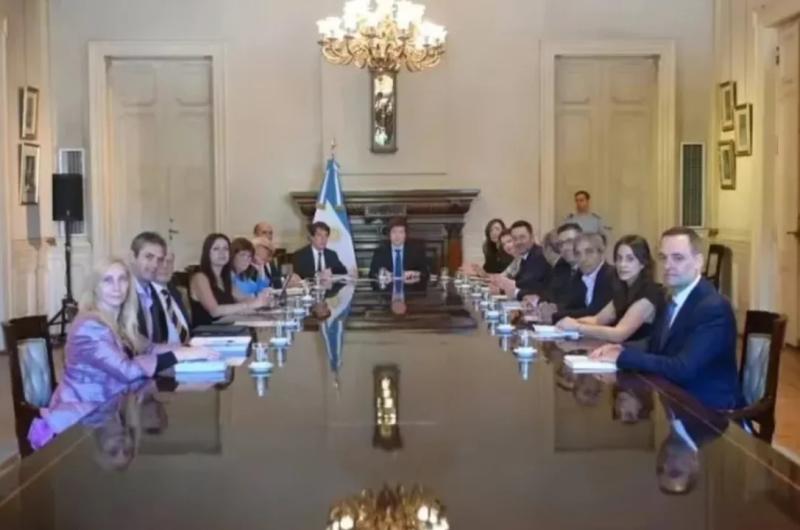 Javier Milei se reuacutene con su gabinete tras la sancioacuten de la Ley Bases
