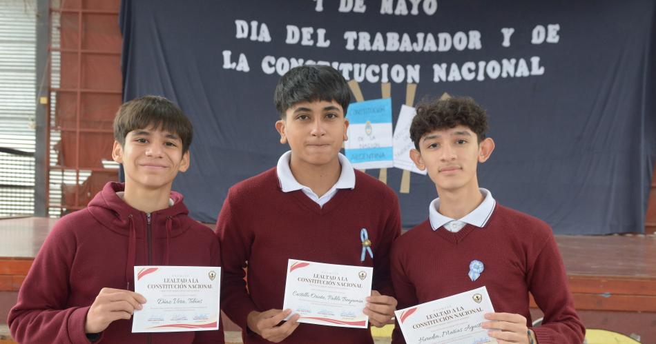 EMOTIVO ACTO EN EL COLEGIO FRANCISCANAS