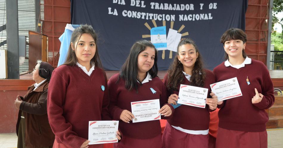 EMOTIVO ACTO EN EL COLEGIO FRANCISCANAS